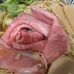 寿製麺 よしかわ - バラ模様のレアチャーシュー