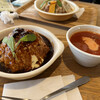 アトリエ - 3日間煮込んだ牛肉のふわとろオムデミグラス　790円
信州トマトとベーコンの野菜スープ　600円