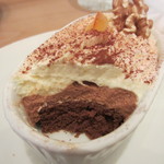 Ron Herman cafe - クロテッドクリームとチョコのムース　断面