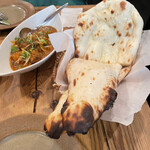 グルガオン - ナンと骨付きラムカレー