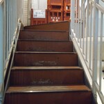 KATSUO  - こちらの階段を上って