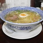 らーめん 小野屋 - 料理写真:しお (半熟たまご半分付き 細麺) 670円