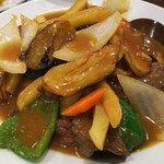 中華料理 華景園 - 牛肉と茄子、じゃがいものカレー煮込み