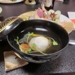 サン柳亭 - 【吸物】お雑煮、鶴亀人参、貝割、柚子