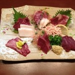 菅乃屋 銀座通り店 - 菅乃屋馬刺し盛合せ（八品盛り）