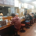 ちばき屋 - 内観 写真には写っていませんが右手にはテーブル席あります