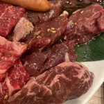 焼肉おもに亭 - 