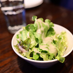 ベーカリー&レストラン 沢村 - 【自家製パンツェッタとトマトソース@税込1,815円】サラダ