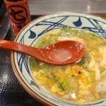 丸亀製麺 - 丸亀七味を入れて