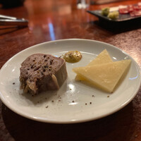 カルネジーオ イースト - 