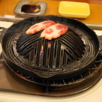 2012.11 まずは鍋の中央に馬焼（特）を置きます