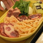 2012.11 焼肉盛合せ（3,150円）馬焼（特）、馬焼（並）、ミノ（ホルモン）、心臓の根