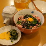 馬刺・馬焼肉 らむ - 2012.11 とろ馬さしフレークご飯（840円）