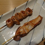 もつ焼き じんちゃん - ｎｅｗ　多分テッポウと何か　各々100円