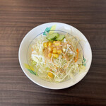 ARIANA Restaurant - E lunch[ナン] 820円
                        サラダアップ
