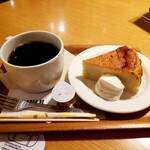 CAFE MUJI - チーズケーキとコーヒー　650円