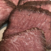 鎌倉山 本店 - ローストビーフ　
                    サシが入って下味がいい感じで入ってます
                    　　　　　まみこまみこ亭