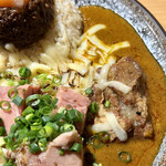 吉田カレー  - 豚・チーズ
