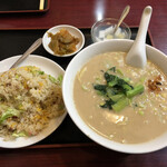 龍城飯店  - タンタン麺定食　850円