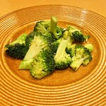 Miele - ガーリック香るブロッコリーのソテー。止まりません！