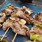 みなと市場 小松鮪専門店 - ◇まぐろ串焼き