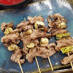 みなと市場 小松鮪専門店 - ◇まぐろ串焼き