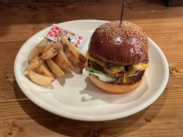 BURGER SHOP FRANKIE BASE - Kurumazaki Jinja/Hamburger | Tabelog