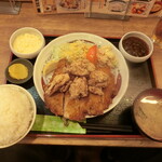 鳥良商店 - チキンチキン定食全景