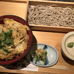 金澤旬料理 八兆屋 駅の蔵 - 親子丼とおそばの膳