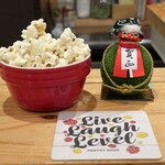 Hathor - 無限ポップコーンと獅子舞飾りとコースター