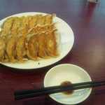 餃子の郷 - 餃子3人前で300円！当時餃子1人前100円セールを行なっていました
