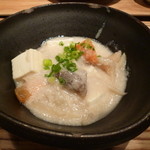 Miyamakafe - この中にでっかい鮭の切り身が二枚も！！