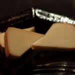 DEN - 自家製スモークチーズ