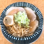 ラーメン・串焼 笑太 - 煮干し中華（中）＋チャーシュー