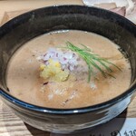 麺屋 周郷 - 濃厚なのに重たさのないスープ