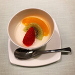 北京料理桂蘭 - 杏仁豆腐です。