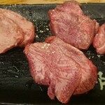 立喰い焼肉 治郎丸 - 