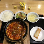 四川料理 鴻成 - 土鍋の麻婆豆腐ランチ　780円(税込)　※真上からも