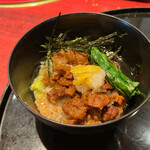 神楽坂 翔山亭 神楽坂本館 - "和牛しぐれ" にお出汁をかけて、ひつまぶし風に。