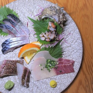 Directly delivered from Kanezaki fishing port! "Today's sashimi platter" made with luxurious fresh fish