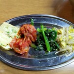 韓国食堂 韓味楽 - ナムルとキムチ、卵焼き(◡ ω ◡)