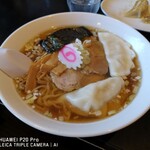 自家製麺 名無し - 正油ラーメン+水餃子二個