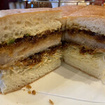 コメダ珈琲店 - みそカツパン