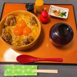 河良 - 特上親子丼 1859円
            名古屋コーチン卵黄追加 +165円 2個