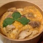 Akita Hinai Jidoriya - 比内地鶏の極上親子丼です。（2021年12月）