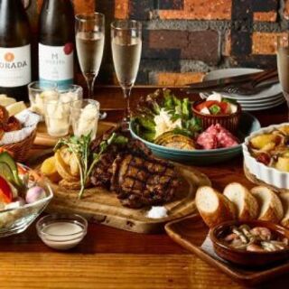 相性抜群！本格的なグリル料理とソムリエ厳選ワインを堪能◎