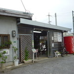 パーラーわかば - お店の前に駐車スペースがけっこうありますよ