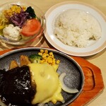 ジョイフル - ヒカル考案冗談抜きで旨いハンバーグ洋食セット