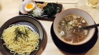 飛騨高山ラーメン もん吉 - つけめん（しょうゆ・背脂0・半麺・温）¥700-