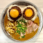 吉田カレー  - ミックス辛口多め 大・キーマダブル・アチャール・角切りローストポーク（限定）